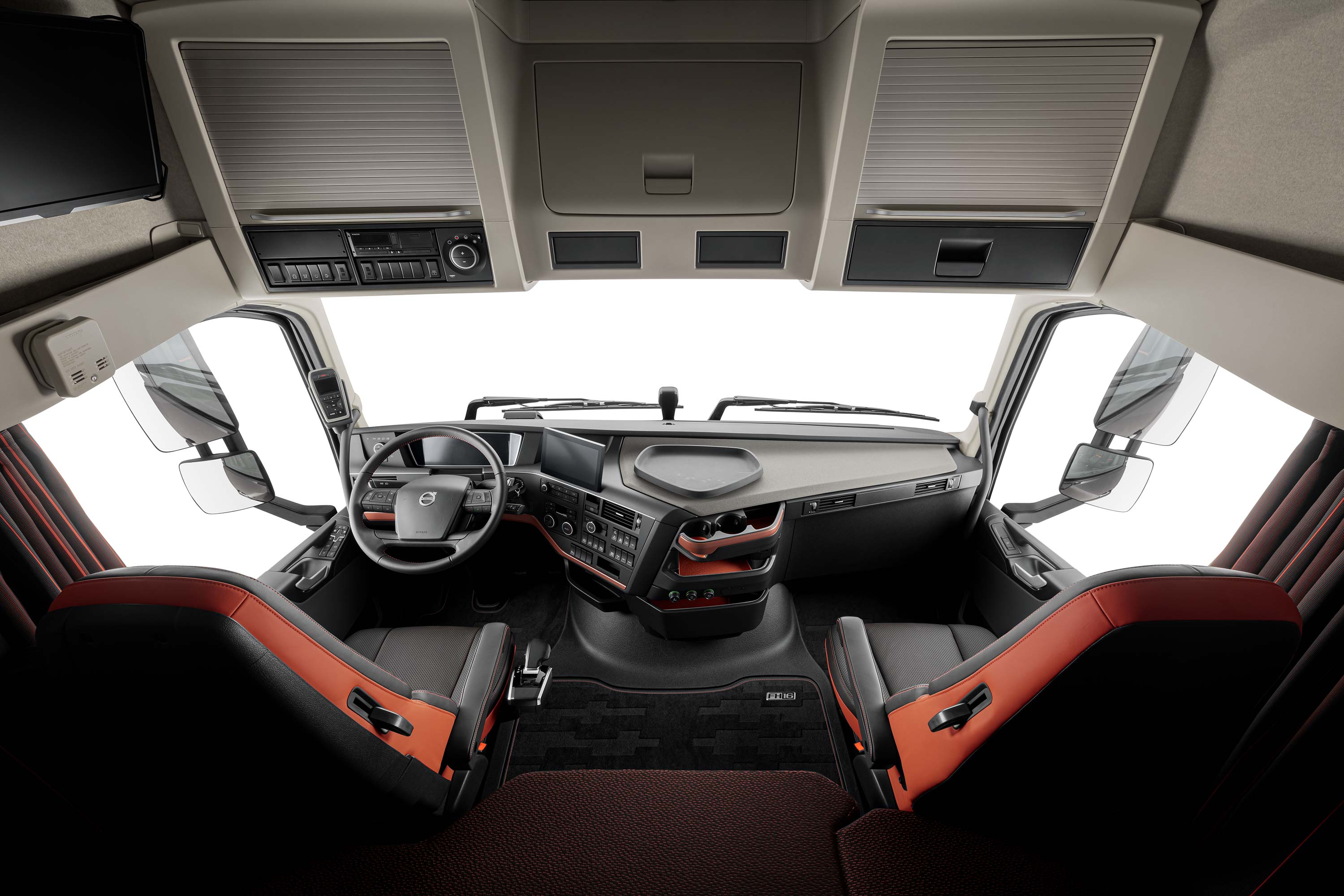 A Volvo FH16 egyedi megjelenést és rengeteg helyet kínál.